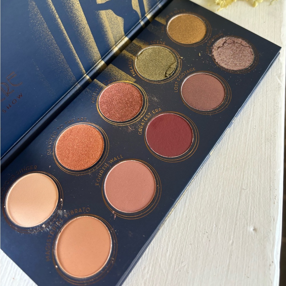 NEW premier eyeshadow pallet